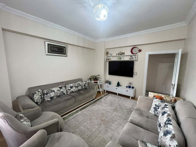 REMAX İLKE'DEN ÇAYKUR CADDESİ'NDE 4+1 SATILIK DAİRE