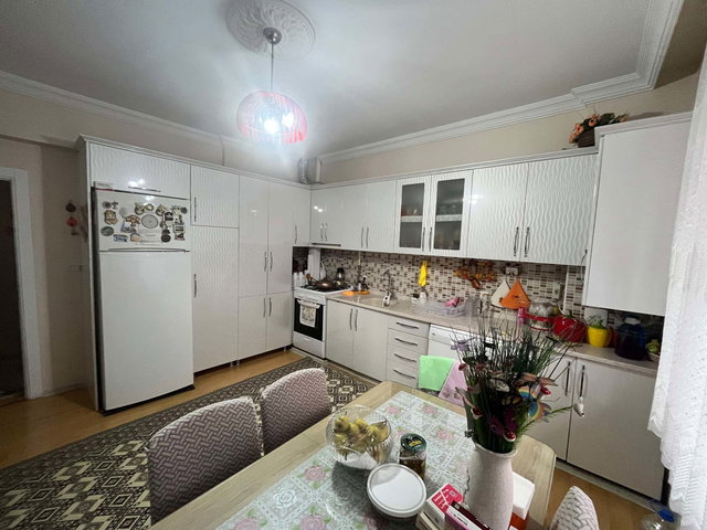 REMAX İLKE'DEN ÇAYKUR CADDESİ'NDE 4+1 SATILIK DAİRE