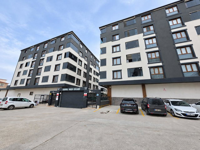 RE/MAX LAND’DEN ÇERKEZKÖY KIZILPINAR GÜLTEPE ERKUL SİTESİ’NDE SATILIK 3+1 DAİRE