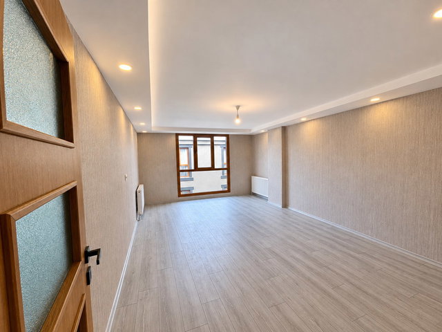 RE/MAX LAND’DEN ÇERKEZKÖY KIZILPINAR GÜLTEPE ERKUL SİTESİ’NDE SATILIK 3+1 DAİRE