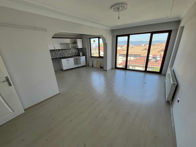REMAX KANYON SARIKUM MEVKİİ ARAKAT KİRALIK DAİRE