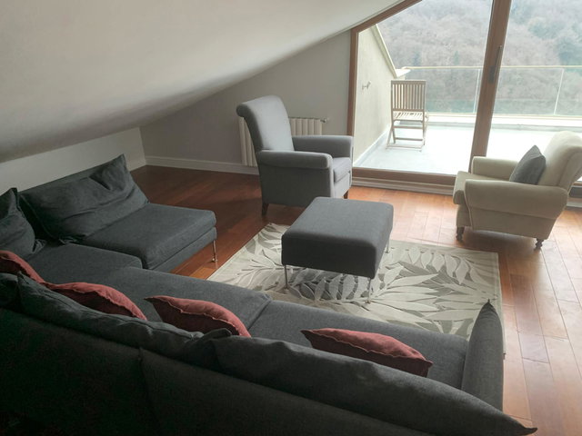 KOÇ ÜNIVERSITESINE YAKIN EŞYALI KIRALIK 1+1 ÇATI KATI DAİRE
