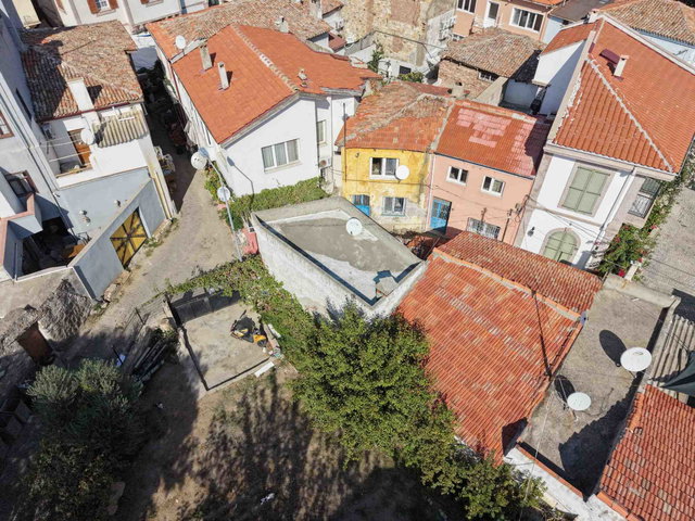 AYVALIK FEVZİPAŞA’NIN KALBİNDE, MERKEZİ KONUMLU YATIRIMLIK SATILIK MÜSTAKİL EV