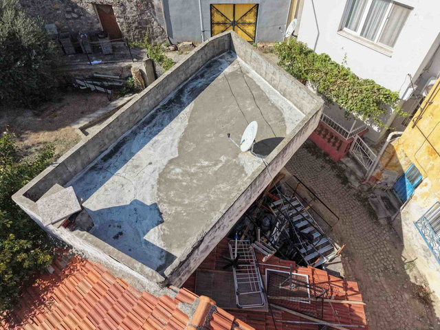 AYVALIK FEVZİPAŞA’NIN KALBİNDE, MERKEZİ KONUMLU YATIRIMLIK SATILIK MÜSTAKİL EV