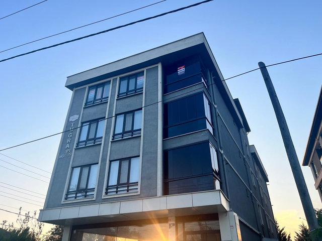 RE/MAX DIA’DAN ÜNİVERSİTEYE VE ŞEHİR MERKEZİNE YAKIN, ASANSÖRLÜ VE EBEVEYN BANYOLU TEMİZ DAİRE!