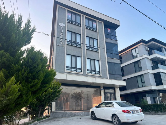 RE/MAX DIA’DAN ÜNİVERSİTEYE VE ŞEHİR MERKEZİNE YAKIN, ASANSÖRLÜ VE EBEVEYN BANYOLU TEMİZ DAİRE!