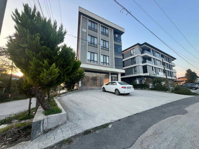 RE/MAX DIA’DAN ÜNİVERSİTEYE VE ŞEHİR MERKEZİNE YAKIN, ASANSÖRLÜ VE EBEVEYN BANYOLU TEMİZ DAİRE!