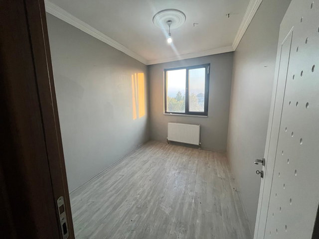 RE/MAX DIA’DAN ÜNİVERSİTEYE VE ŞEHİR MERKEZİNE YAKIN, ASANSÖRLÜ VE EBEVEYN BANYOLU TEMİZ DAİRE!