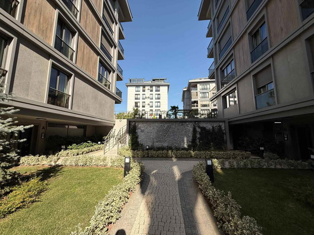 REMAX ANI 'DAN ÇENGELKÖY VERA SİTESİ 'NDE SATILIK 4+1 ÇATI DUBLEKSİ