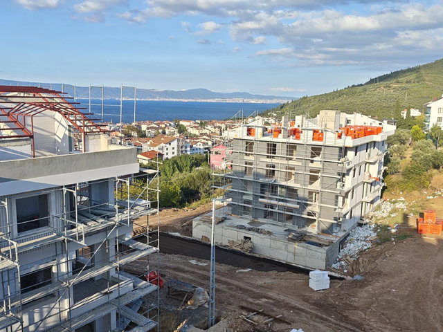 KARAMÜRSEL’DE DENİZ, ORMAN VE DOĞAYLA İÇ İÇE HUZURLU YAŞAM