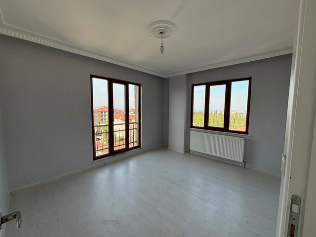 TAŞKÖPRÜ MERKEZ'DE DENİZ MANZARALI GENİŞ SATILIK 3+1 DAİRE