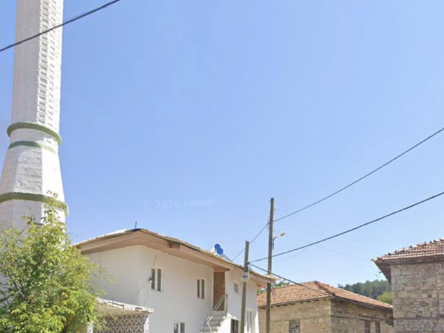 SINDIRGI GÖZÖREN GÖLCÜKTE SATILIK 2 KATLI TAŞ EV