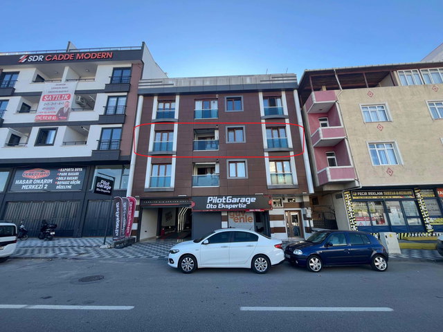 DARICA OSMANGAZİ MAH. ATATÜRK CAD. ÜZERİ 3+1 ARAKAT GENİŞ DAİRE