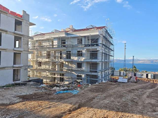 KARAMÜRSEL’DE DENİZ, ORMAN VE DOĞAYLA İÇ İÇE 3+1 HUZURLU YAŞAM