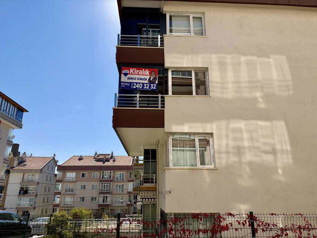 KEÇİÖREN SANCAKTEPE’DE ÇOK TEMİZ, BOYALI ARAKATTA 3+1 KİRALIK DARE