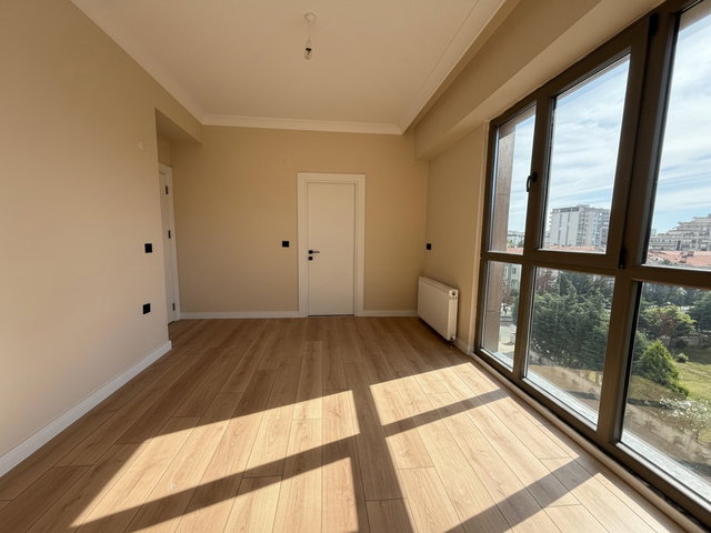 ÇORLU’DA SIFIR 2+1 KİRALIK DAİRE | 2 BANYO, BALKON, MERKEZİ ISITMA (PAY ÖLÇER)