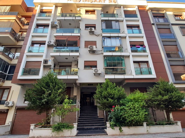 27 KARŞIYAKA ŞEMKLER'DE 3+1 SATILIK DAİRE
