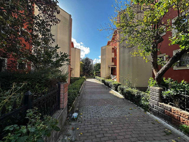 BEYLİKDÜZÜ DÜDEN EVLERİ SİTESİ 3+1 KİRALIK DAİRE - REMAX KAYA