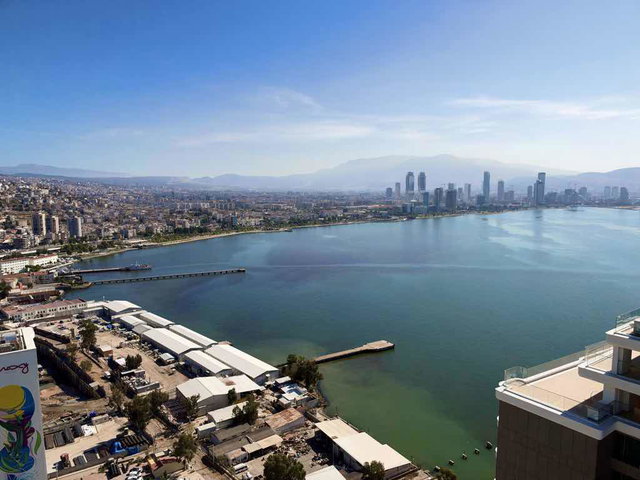 NEVA YALI KESİNTİSİZ DENİZ MANZARALI 2+1 SATILIK DAİRE