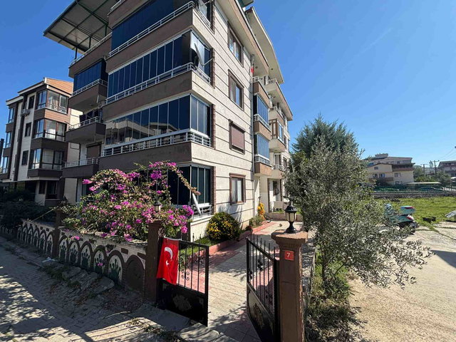 RE/MAX ŞEHİR 'DEN GAZIOSMANPAŞA MAHALLESI'NDE SATILIK 3 + 1