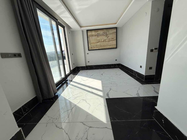 ATAKENT GAFFAR OKAN CADDESİNE CEPHE 200 M2 SATILIK 4+1 DUBLEKS