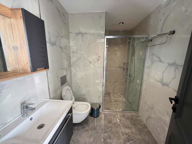 ATAKENT GAFFAR OKAN CADDESİNE CEPHE 200 M2 SATILIK 4+1 DUBLEKS