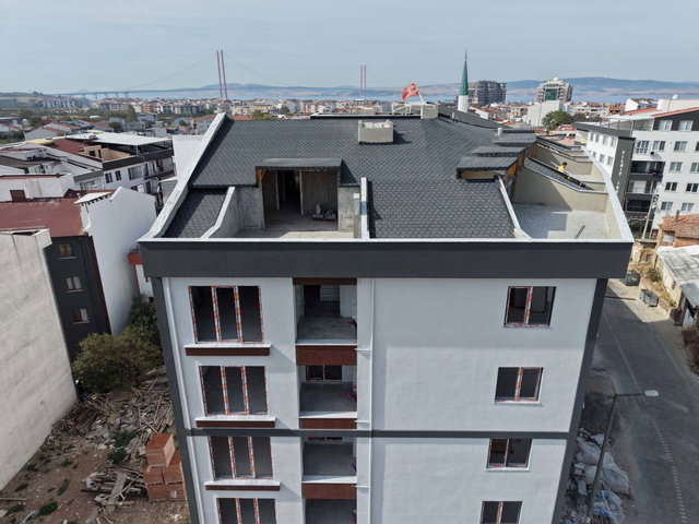 LAPSEKİDE PANORAMİK BOĞAZ VE KÖPRÜ MANZARALI SATILIK DUBLEKS DAİRE