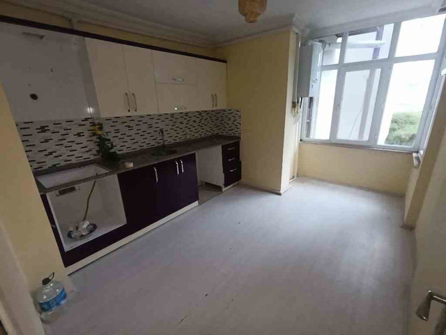 YOMRA SANCAK MAHALLESİ'NDE ANAYOLA YAKIN GENİŞ 3+1