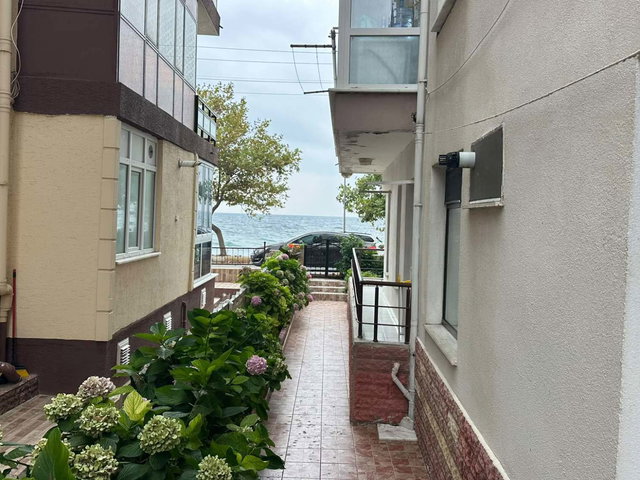 REMAX'TAN ÇINARCIKTA SAHİLDE SATILIK ARA KAT DAİRE
