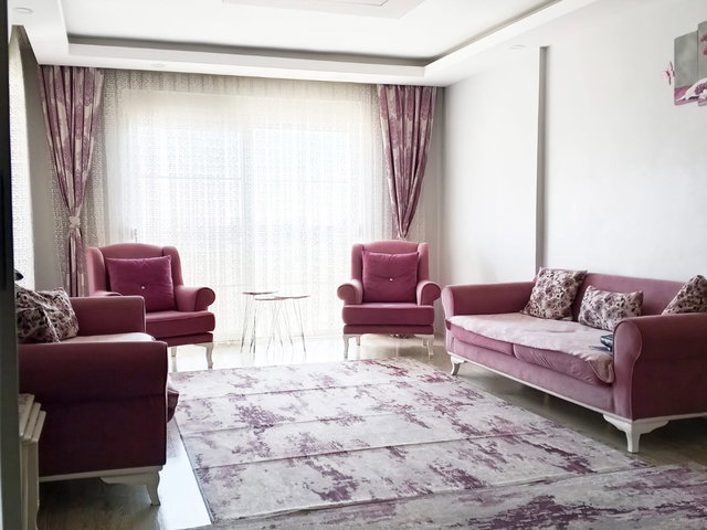 HABİBLER’DE ANA CADDE ÜZERİNDE GENİŞ VE KULLANIŞLI 2+1