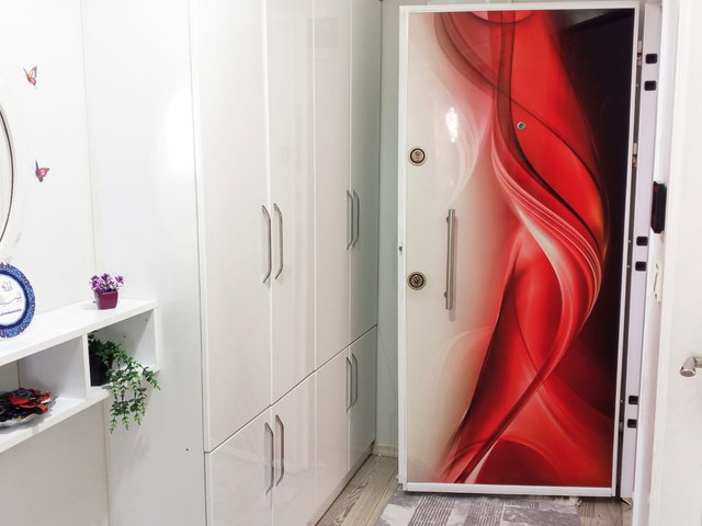 HABİBLER’DE ANA CADDE ÜZERİNDE GENİŞ VE KULLANIŞLI 2+1