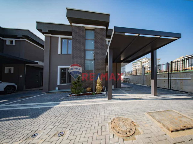 BAĞLICADA MUHTEŞEM KONUMDA 6+1 SIFIR KAPALI OTOPARKLI  VILLA
