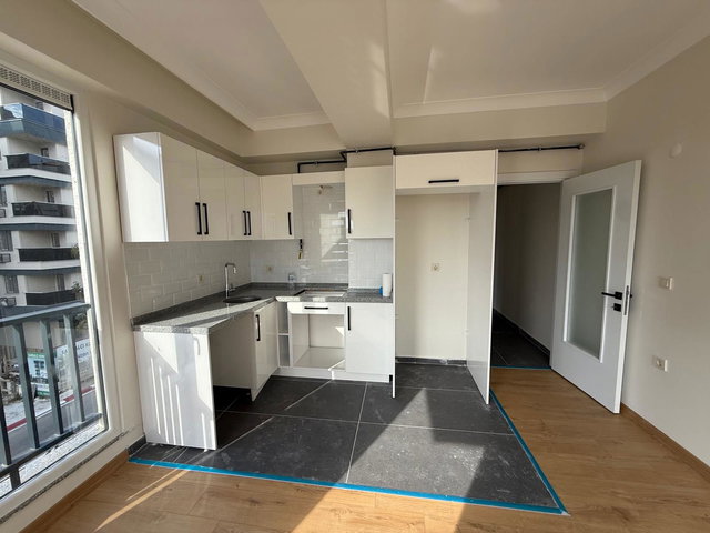 KORDONBOYU SAHİLE SIFIR DENİZ MANZARALI 2+1 SATILIK DAİRE