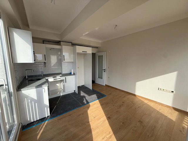 KORDONBOYU SAHİLE SIFIR DENİZ MANZARALI 2+1 SATILIK DAİRE
