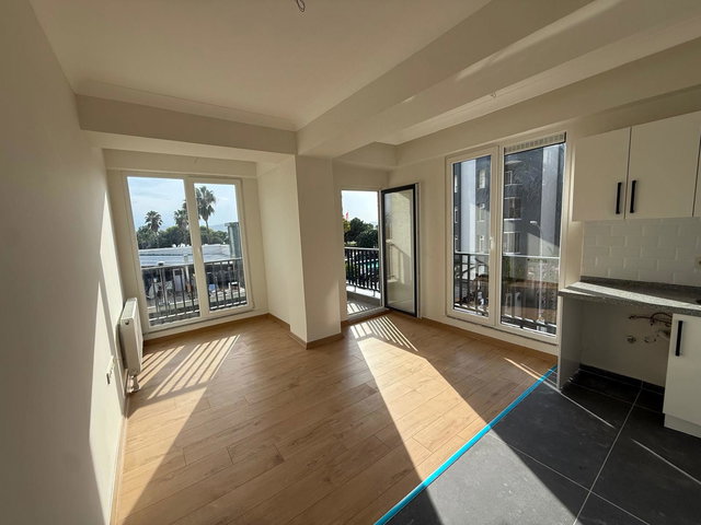 KORDONBOYU SAHİLE SIFIR DENİZ MANZARALI 2+1 SATILIK DAİRE