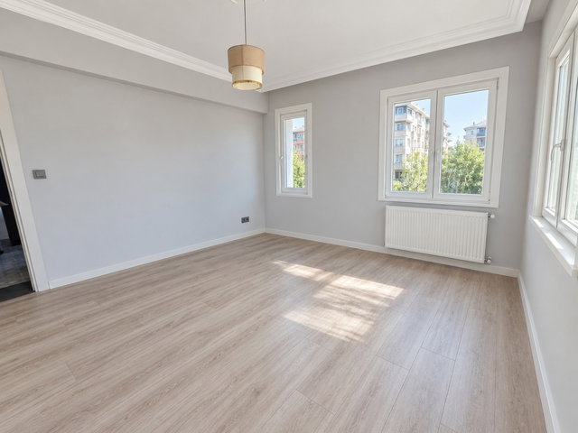 KIZILTOPRAKTA SİTE İÇİNDE 3+1 | 125 M² NET | DOĞU-GÜNEY CEPHE | KİRALIK DAİRE