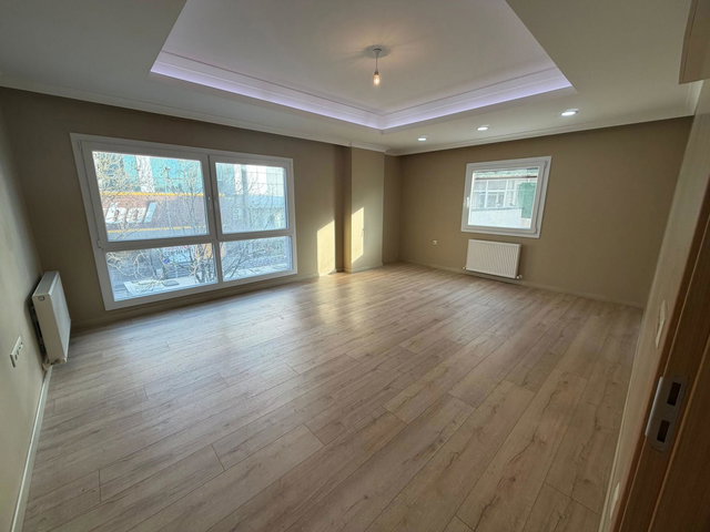 BAĞCILAR'DA SİTE İÇERİSİN'DE 3+1 SATILIK DAİRE