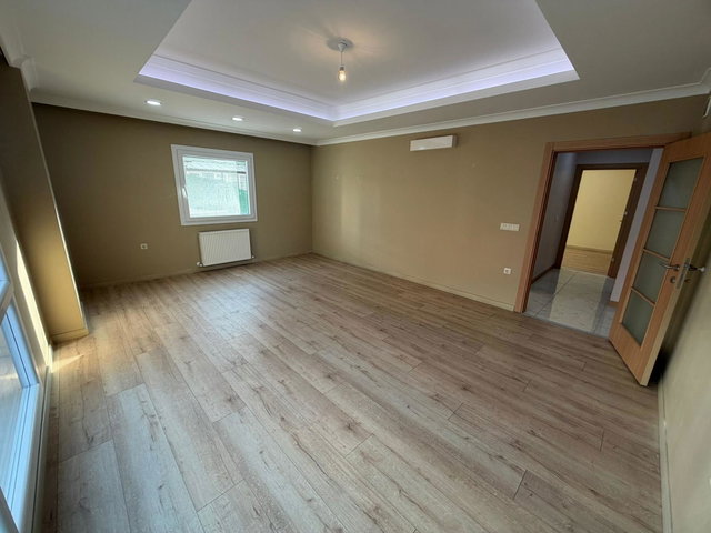 BAĞCILAR'DA SİTE İÇERİSİN'DE 3+1 SATILIK DAİRE
