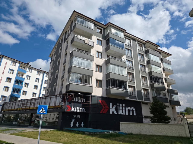 REMAZ İLKE'DEN ŞÜKRÜPAŞA ANA YOL ÜZERİ 3+1 SATILIK DAİRE