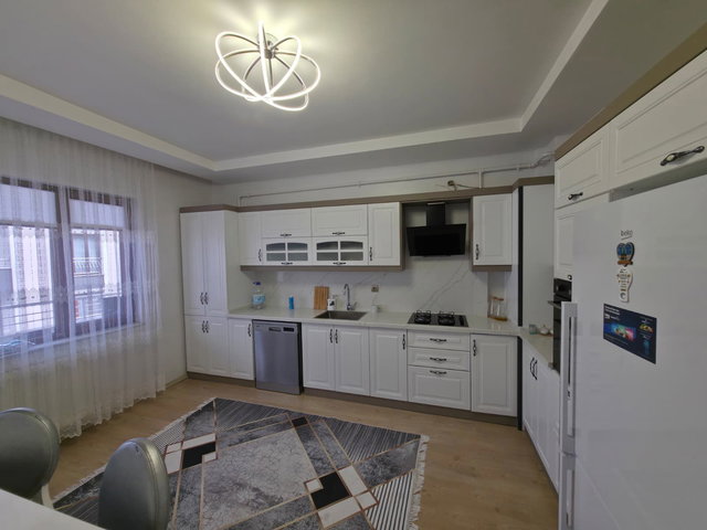 REMAZ İLKE'DEN ŞÜKRÜPAŞA ANA YOL ÜZERİ 3+1 SATILIK DAİRE