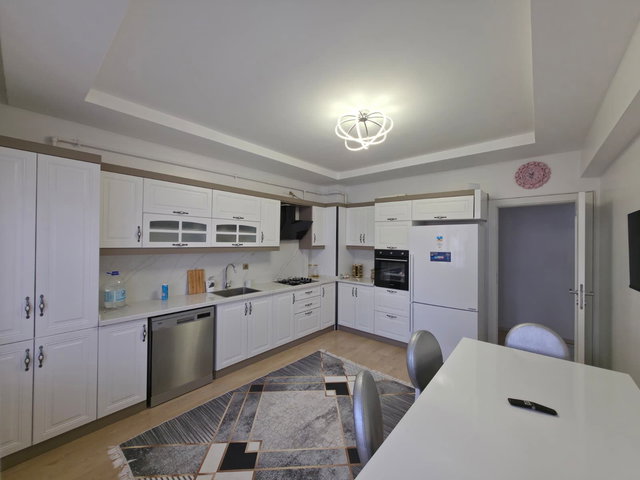 REMAZ İLKE'DEN ŞÜKRÜPAŞA ANA YOL ÜZERİ 3+1 SATILIK DAİRE