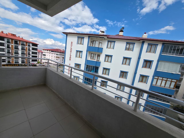 REMAZ İLKE'DEN ŞÜKRÜPAŞA ANA YOL ÜZERİ 3+1 SATILIK DAİRE
