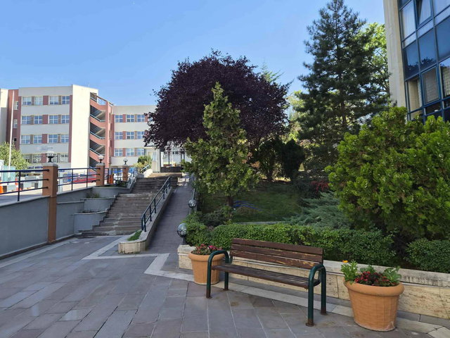 AYRANCI ÇANKAYA PARK EVLERİ'NDE, TEMİZ MOBİLYALI GENİŞ 1+1 DAİRE