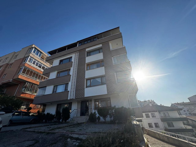 DIKMEN KEKLIK PINARI MAHALLESINDE INEBOLU PARKI'NA KOMŞU FERAH, AYDINLIK KIRALIK DAİRE