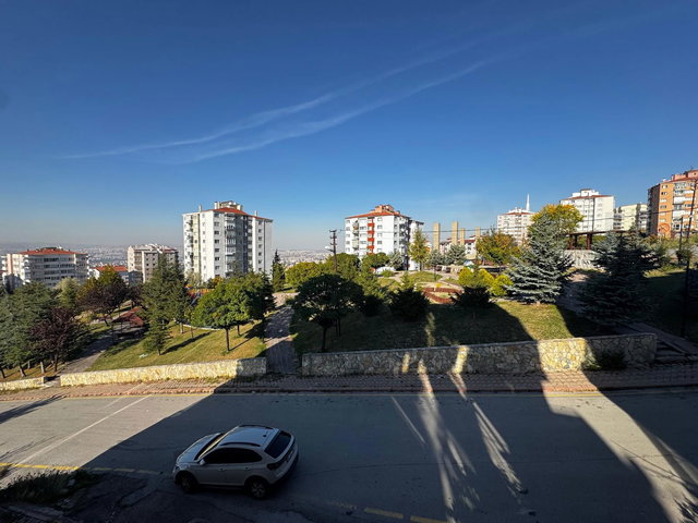 DIKMEN KEKLIK PINARI MAHALLESINDE INEBOLU PARKI'NA KOMŞU FERAH, AYDINLIK KIRALIK DAİRE