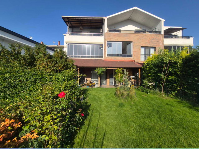 REMAX ADVANTAGE DEN SATILIK 3+1 NILÜFER/DEMIRCI DE BAHÇE KULLANIMLI DAİRE