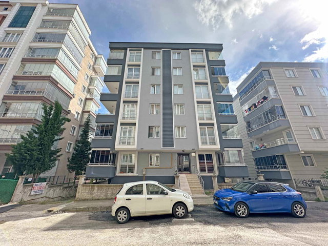 HÜSEYIN BOYLU'DAN TRAMVAY DURAĞINA YAKIN KIRALIK 3+1 DAIRE