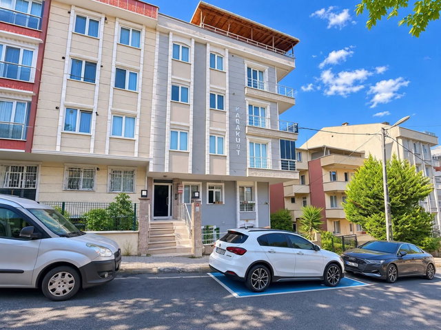BEYLİKDÜZÜ YAKUPLU’DA 40 M² BAHÇE KULLANIMLI SATILIK 2+1 DAİRE