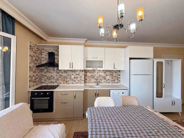 KOLEJLER BÖLGESİNDE HAVUZLU BUTİK SİTEDE ÇİFT CEPHELİ SATILIK 1+1 DAİRE