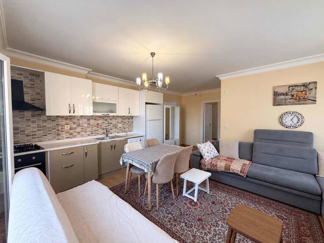 KOLEJLER BÖLGESİNDE HAVUZLU BUTİK SİTEDE ÇİFT CEPHELİ SATILIK 1+1 DAİRE